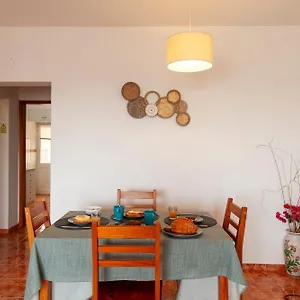 De 60 M2 Com 2 Lagos